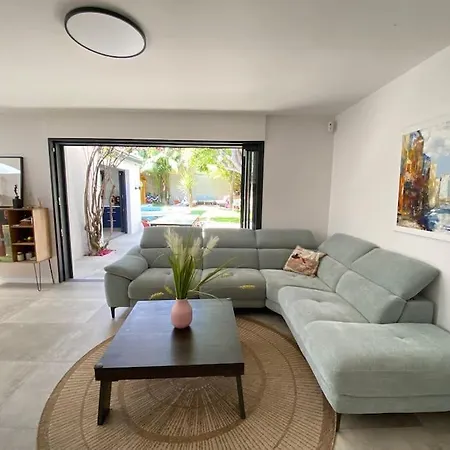 Villa Unique : Vieil Piscine Et Jardin