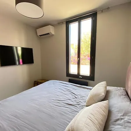 Villa Unique : Vieil Piscine Et Jardin Antibes
